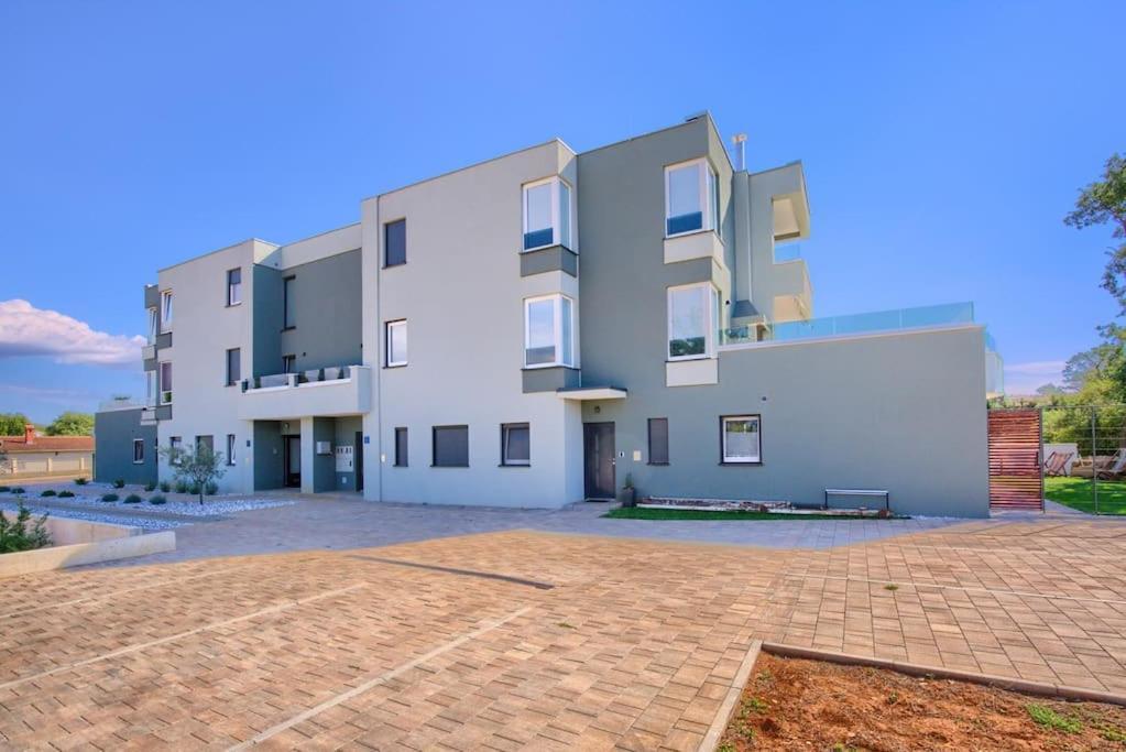 Apartment Sunrise Fuer 6 Personen In Pula-Stinjan Exterior photo