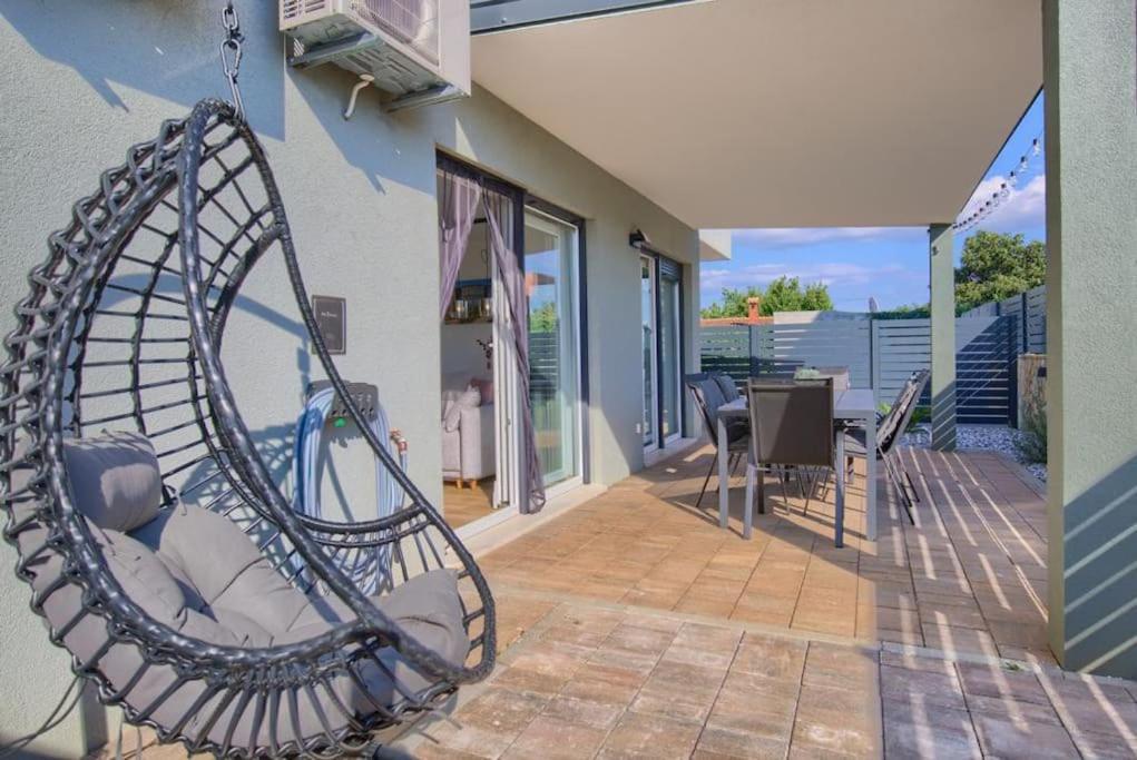 Apartment Sunrise Fuer 6 Personen In Pula-Stinjan Exterior photo